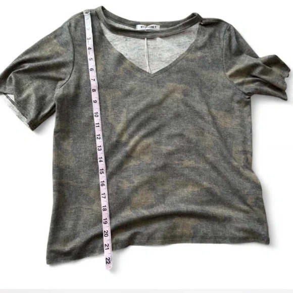 Camo Cutout Tee - Picture 11 of 11